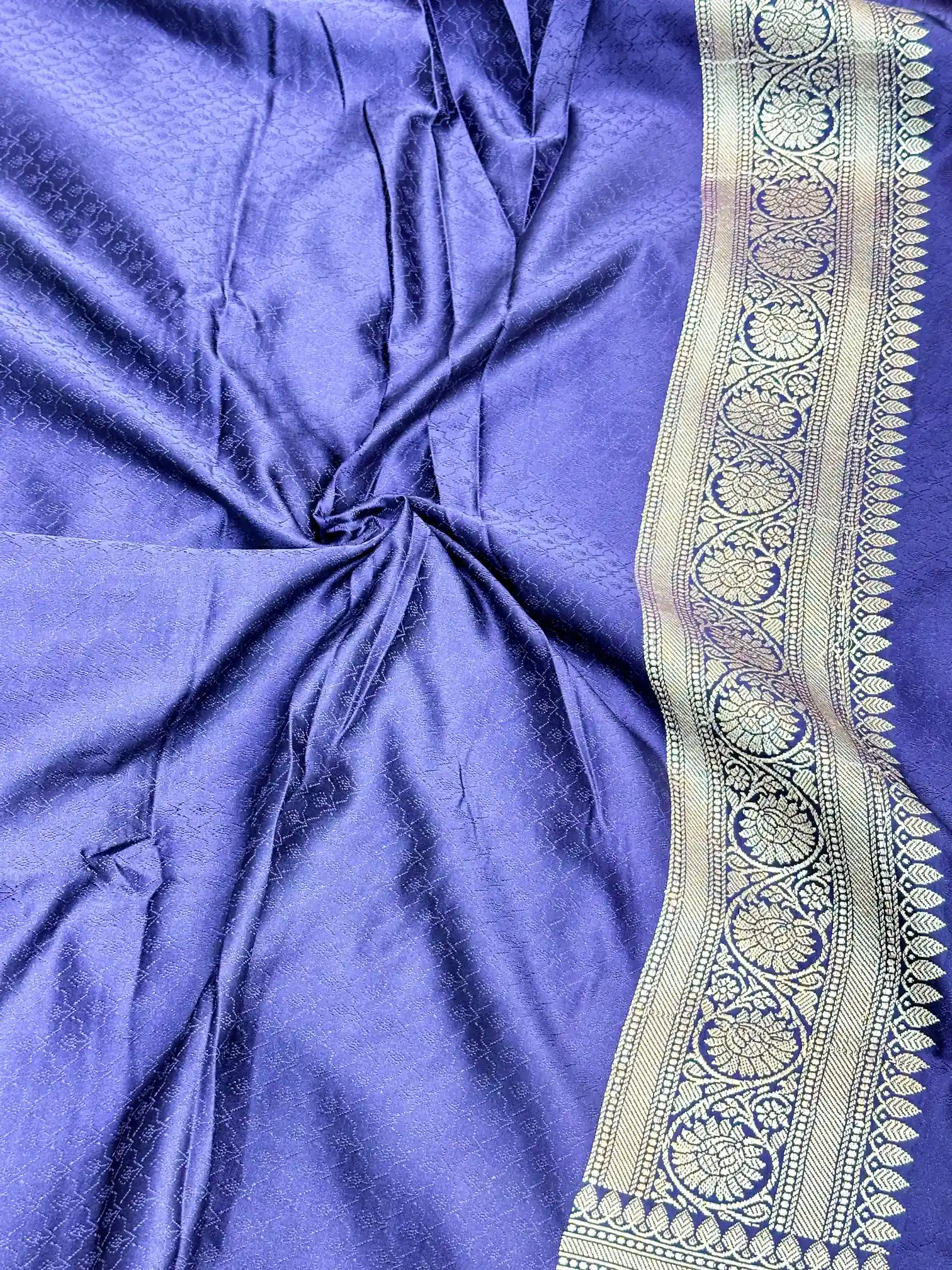 Navy Blue Mashru Katan Silk Leheriya Weave Banarasi Saree - Image 5