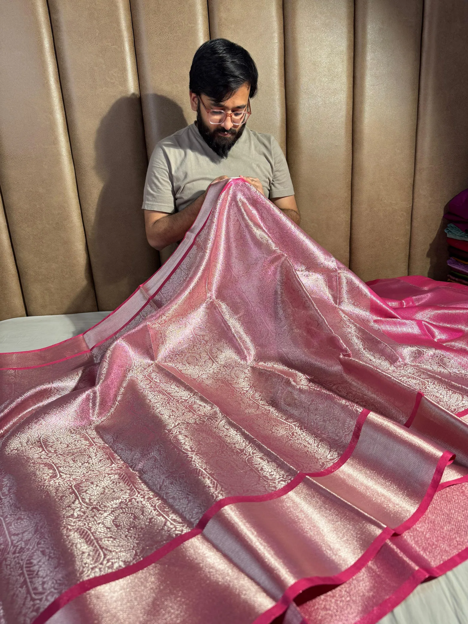 Metallic Pink Tissue Silk Traditional Banarasi Saree - Image 3