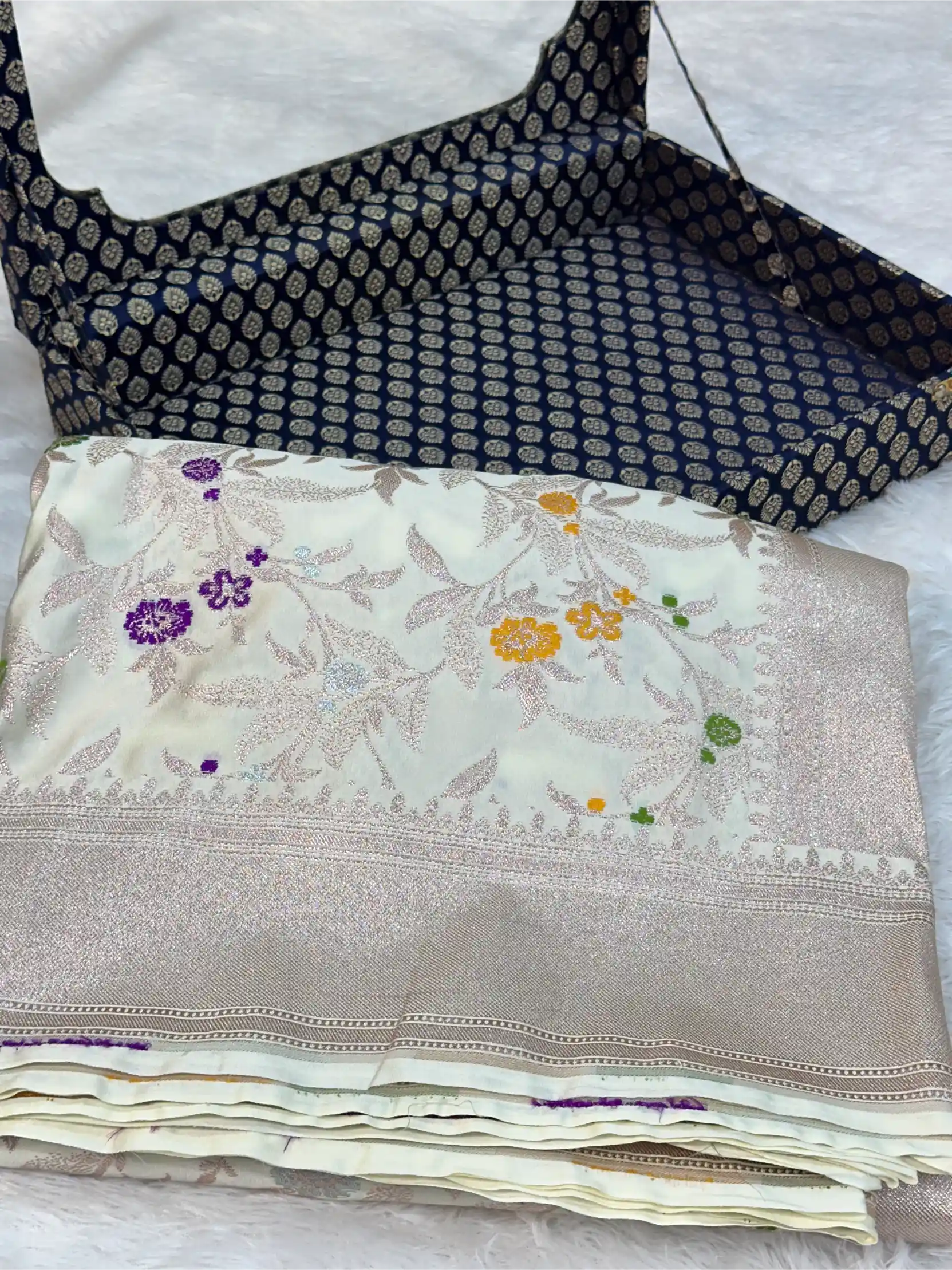Off White Mashru Katan Silk Meenakari Intricate Weave Banarasi Saree - Image 4