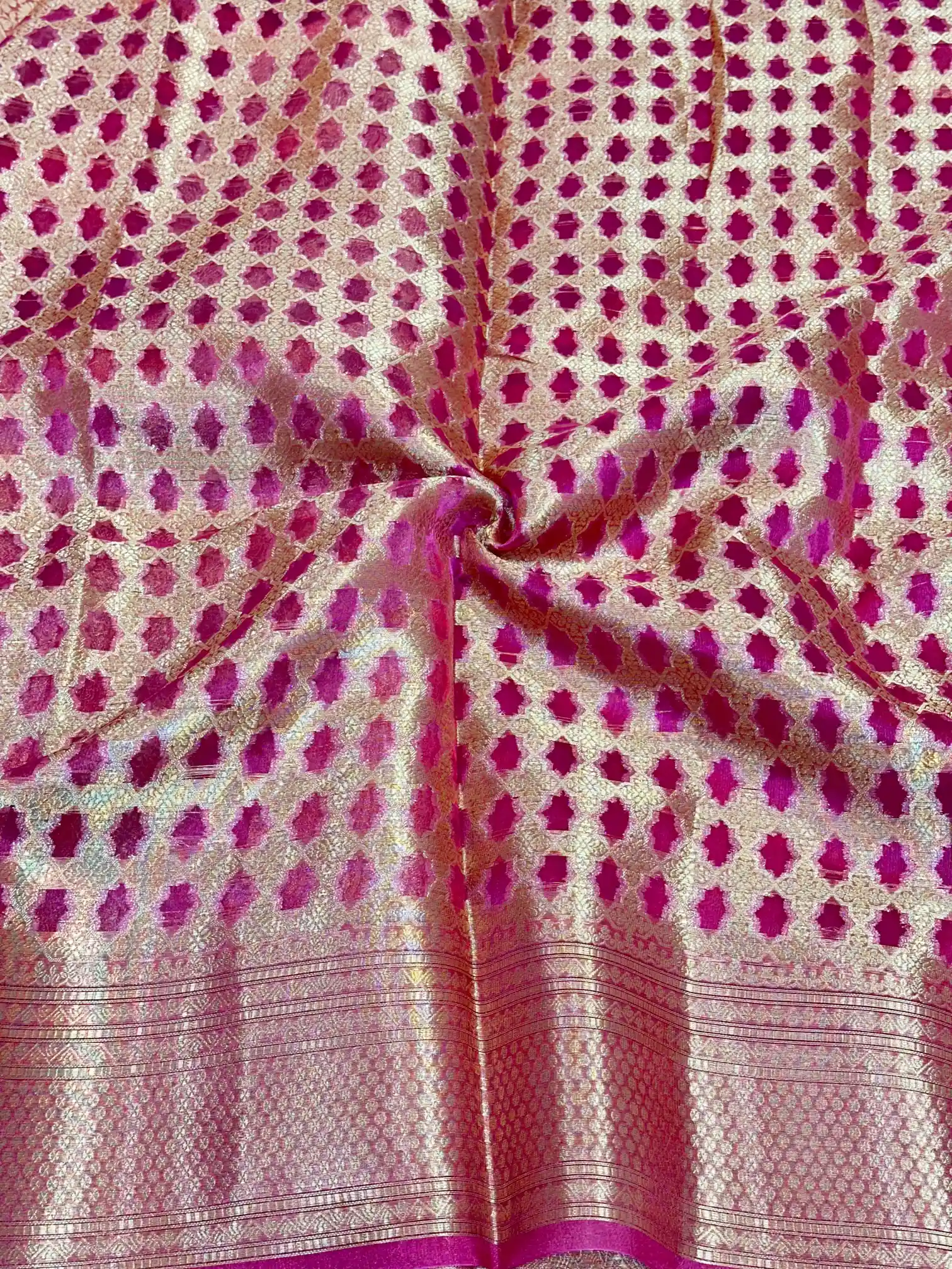 Pink Pure Tissue Silk Banarasi Saree - Image 4