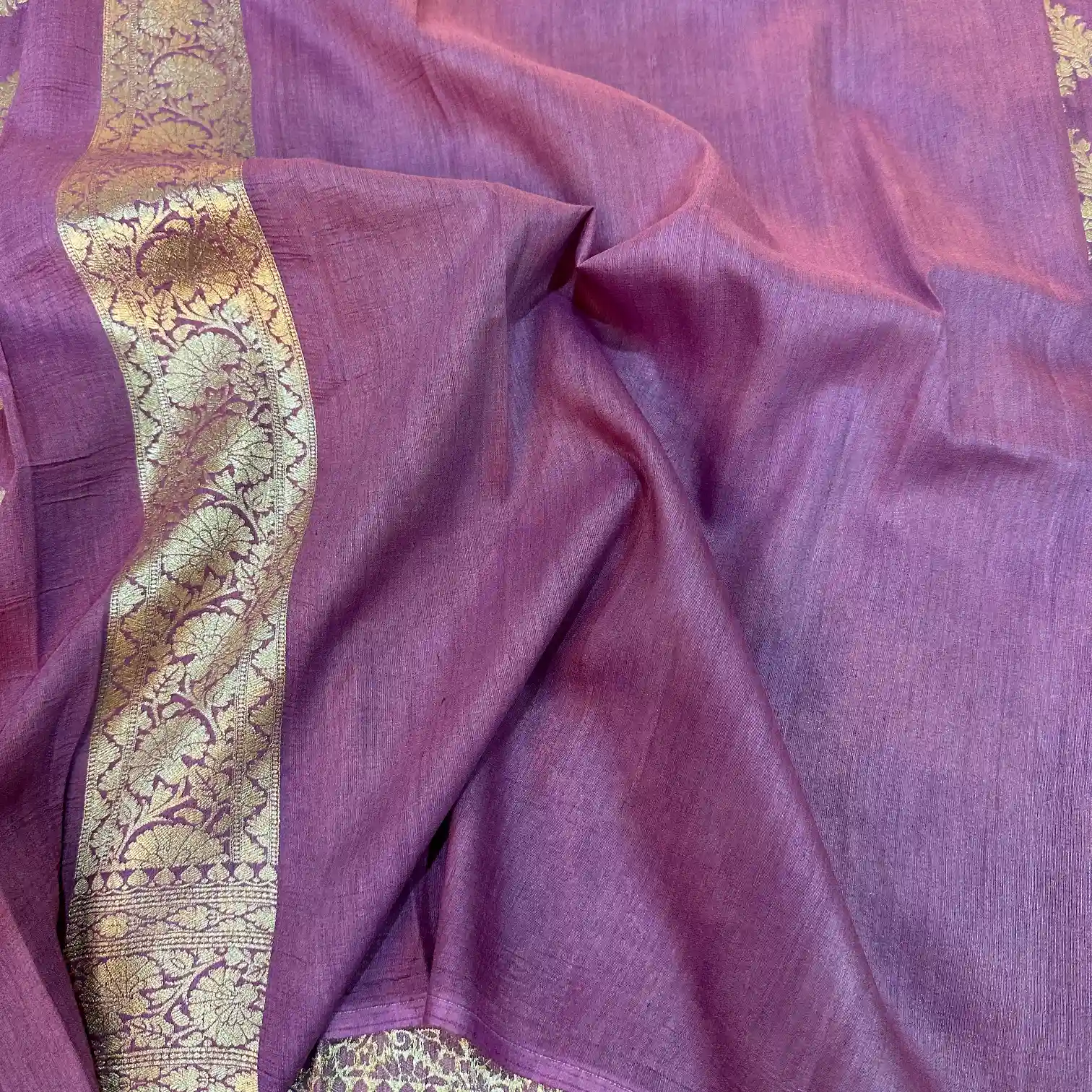 Pinkish Lavender Munga Silk Banarasi Saree - Image 5