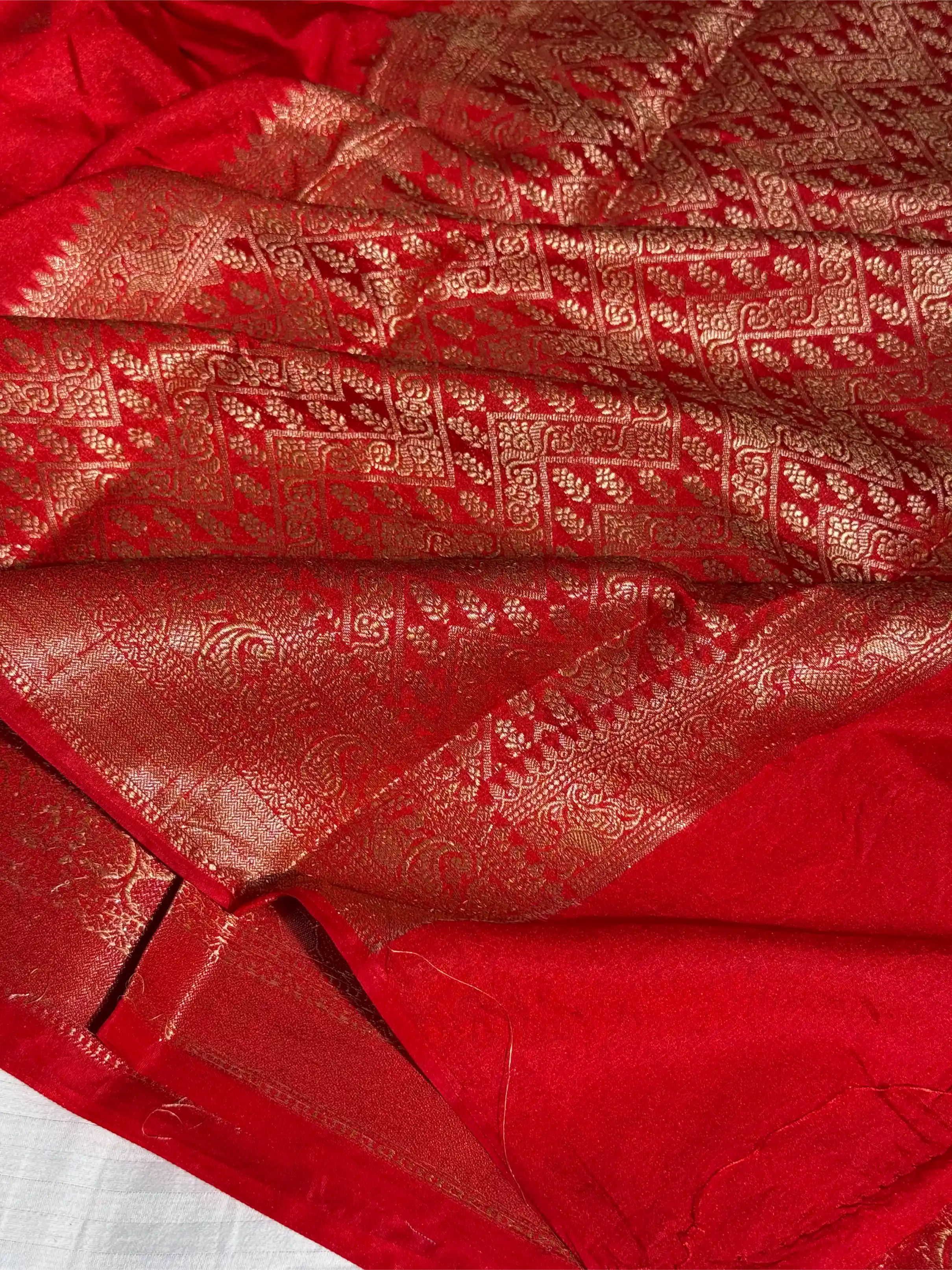 Pretty Cheery Red Chiniya Silk Banarasi Saree - Image 4