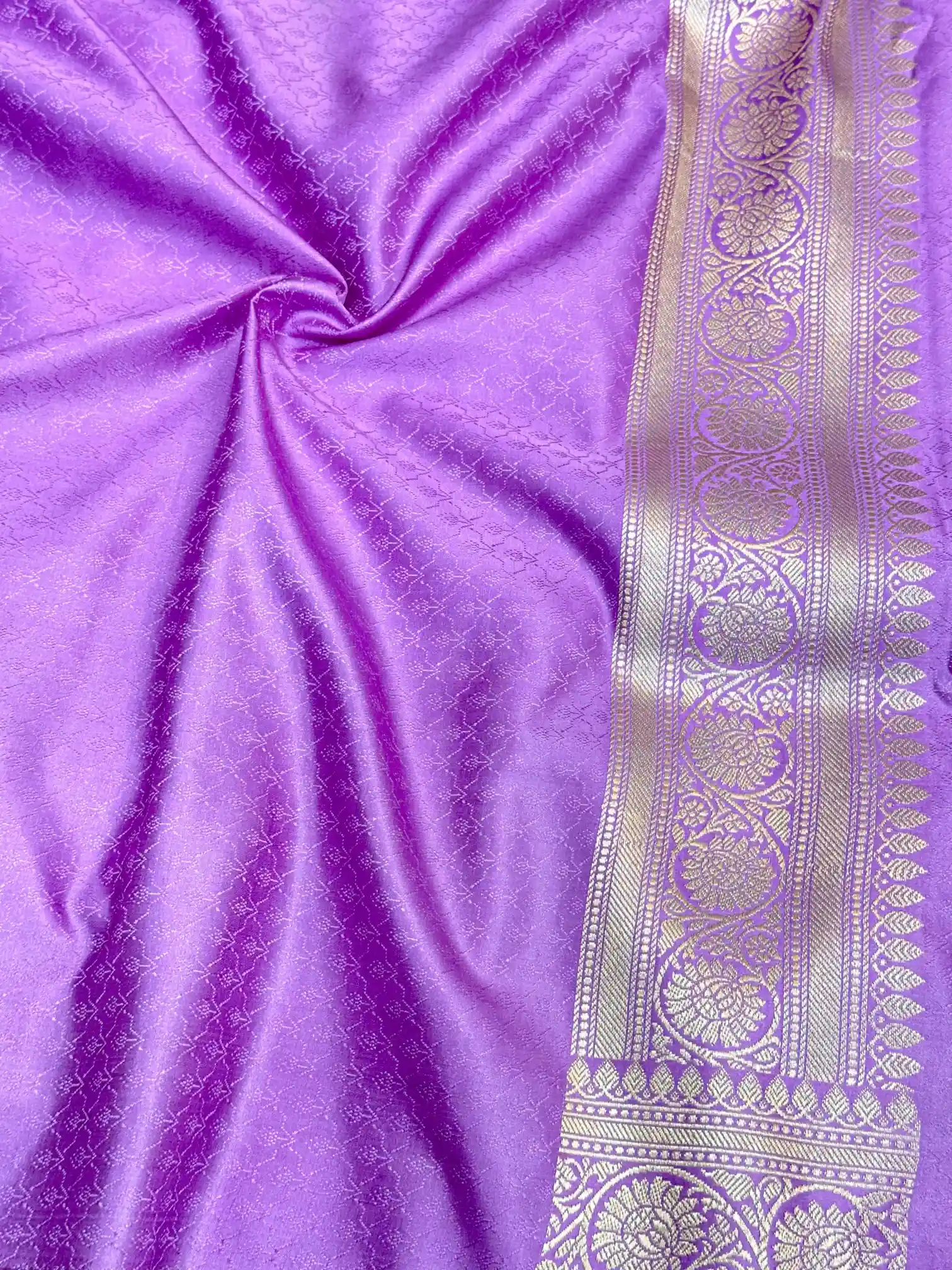 Pretty Lavender Mashru Katan Silk Leheriya Weave Banarasi Saree - Image 7