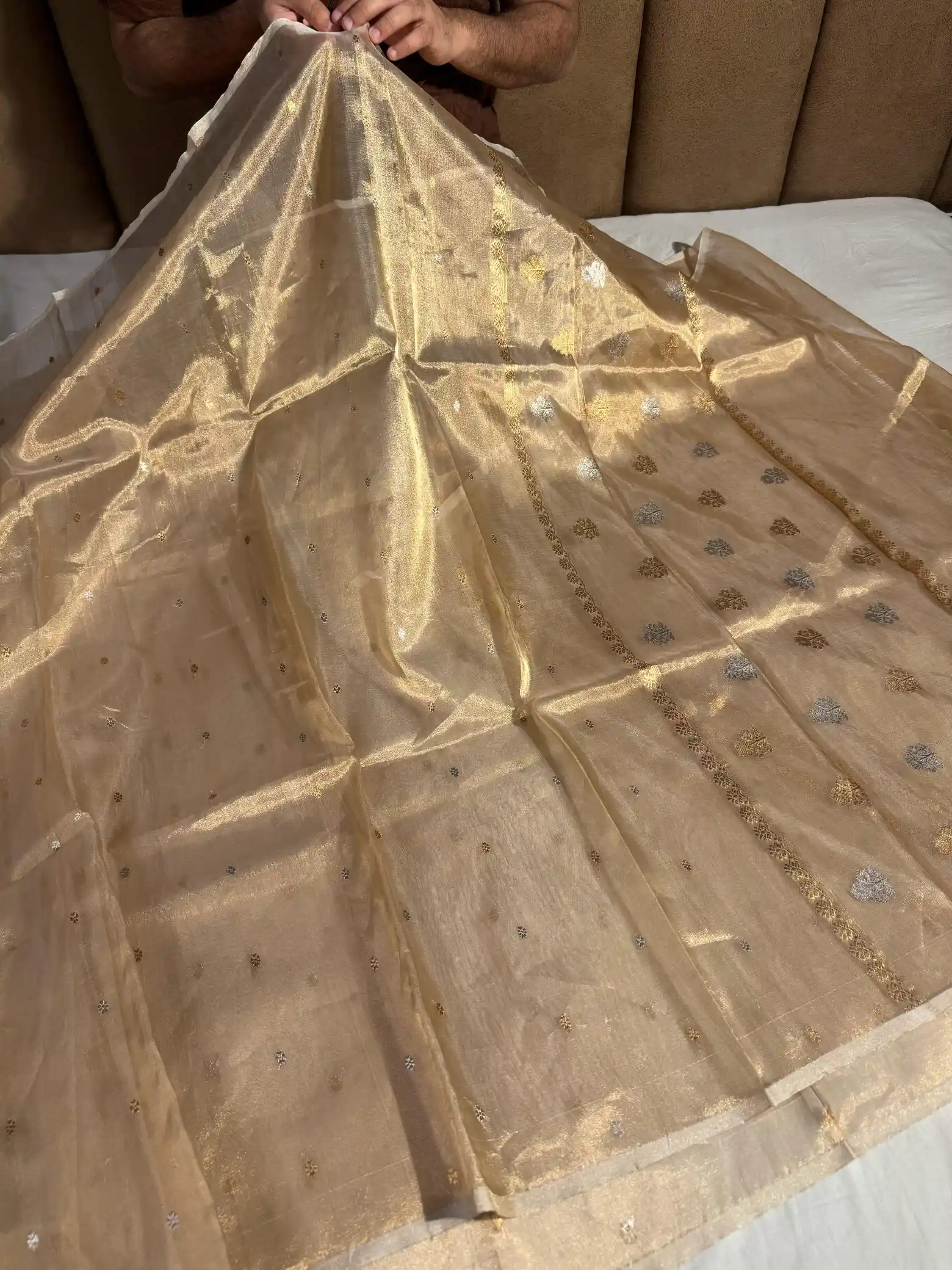 Pure Handloom Kadhua Tissue Silk Saree with Rich Pallu and Blouse - Image 2