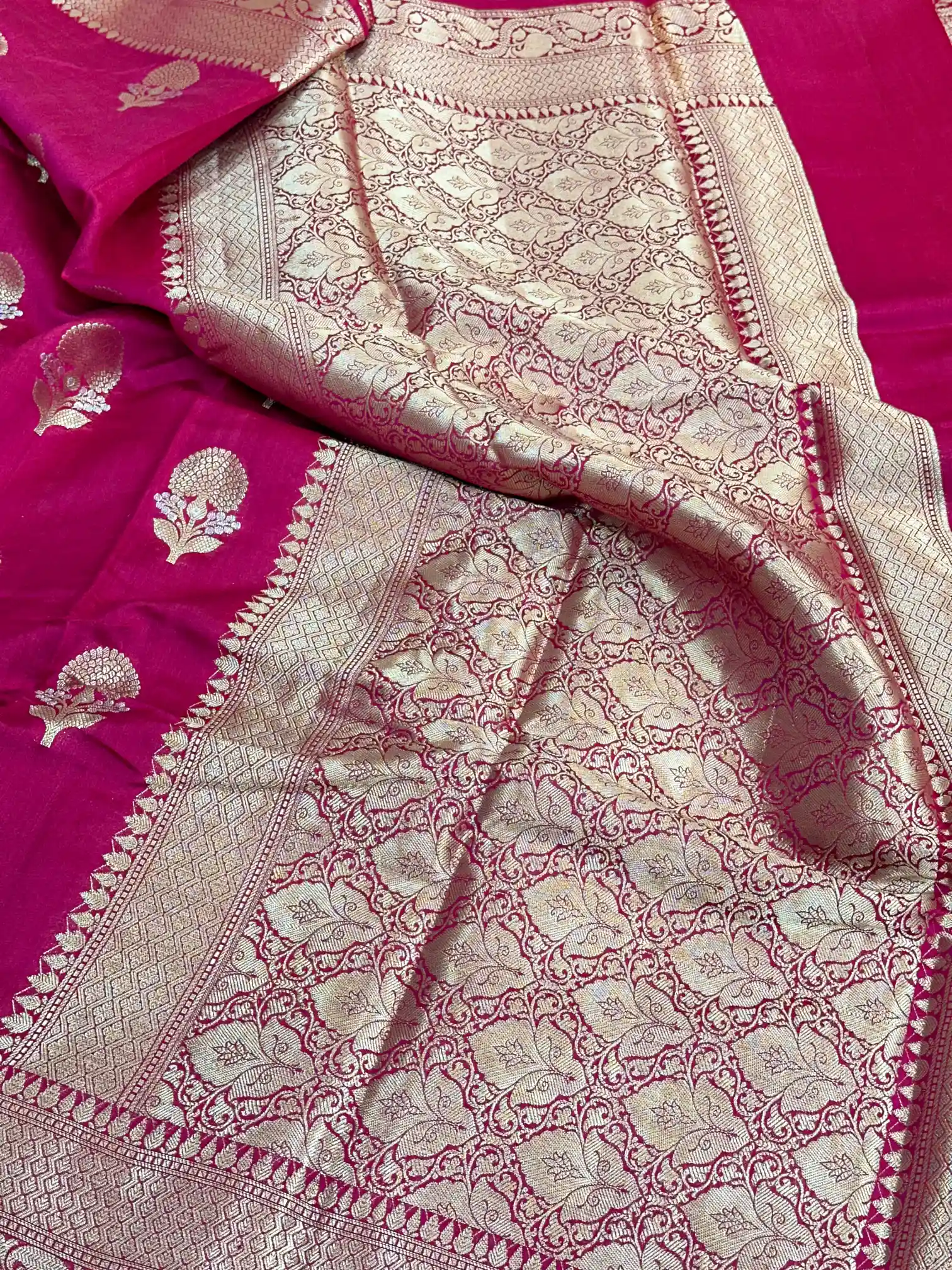 Rani Pink Chiniya Silk Traditional Banarasi Saree - Image 3