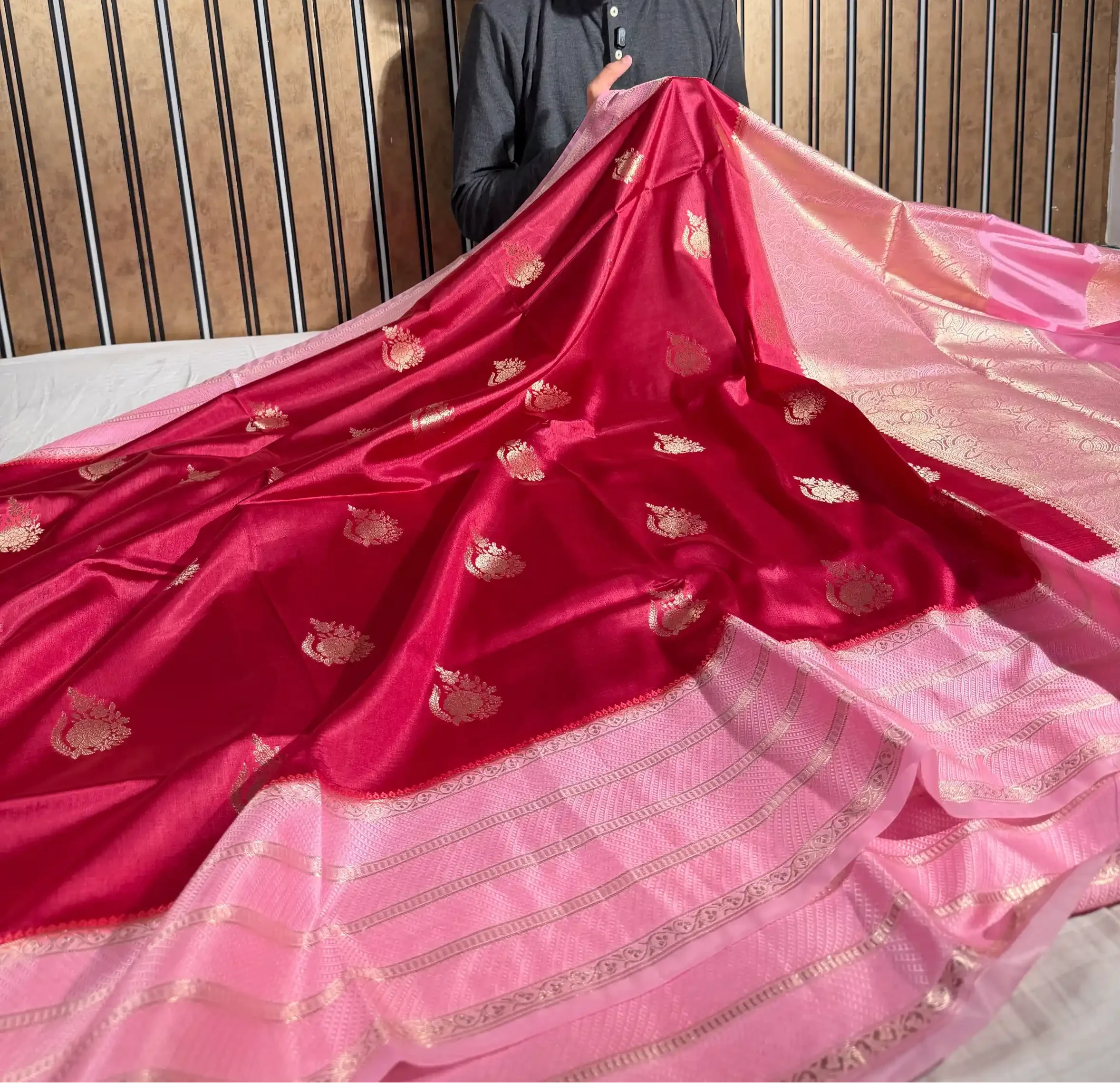 Rani Pink Contrast Raw Dupion Silk Banarasi Saree - Image 3