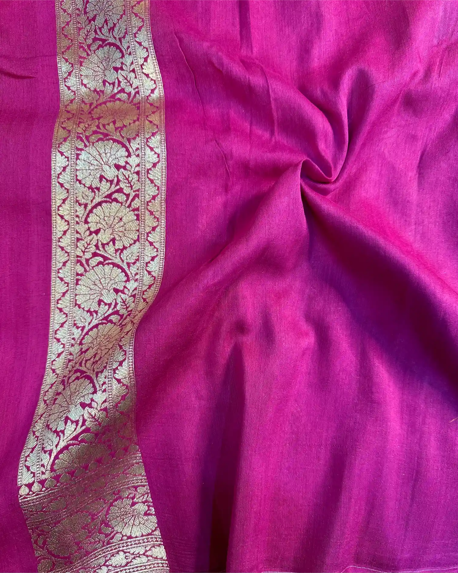 Rani Pink Intricate Pure Munga Silk Banarasi Saree - Image 5