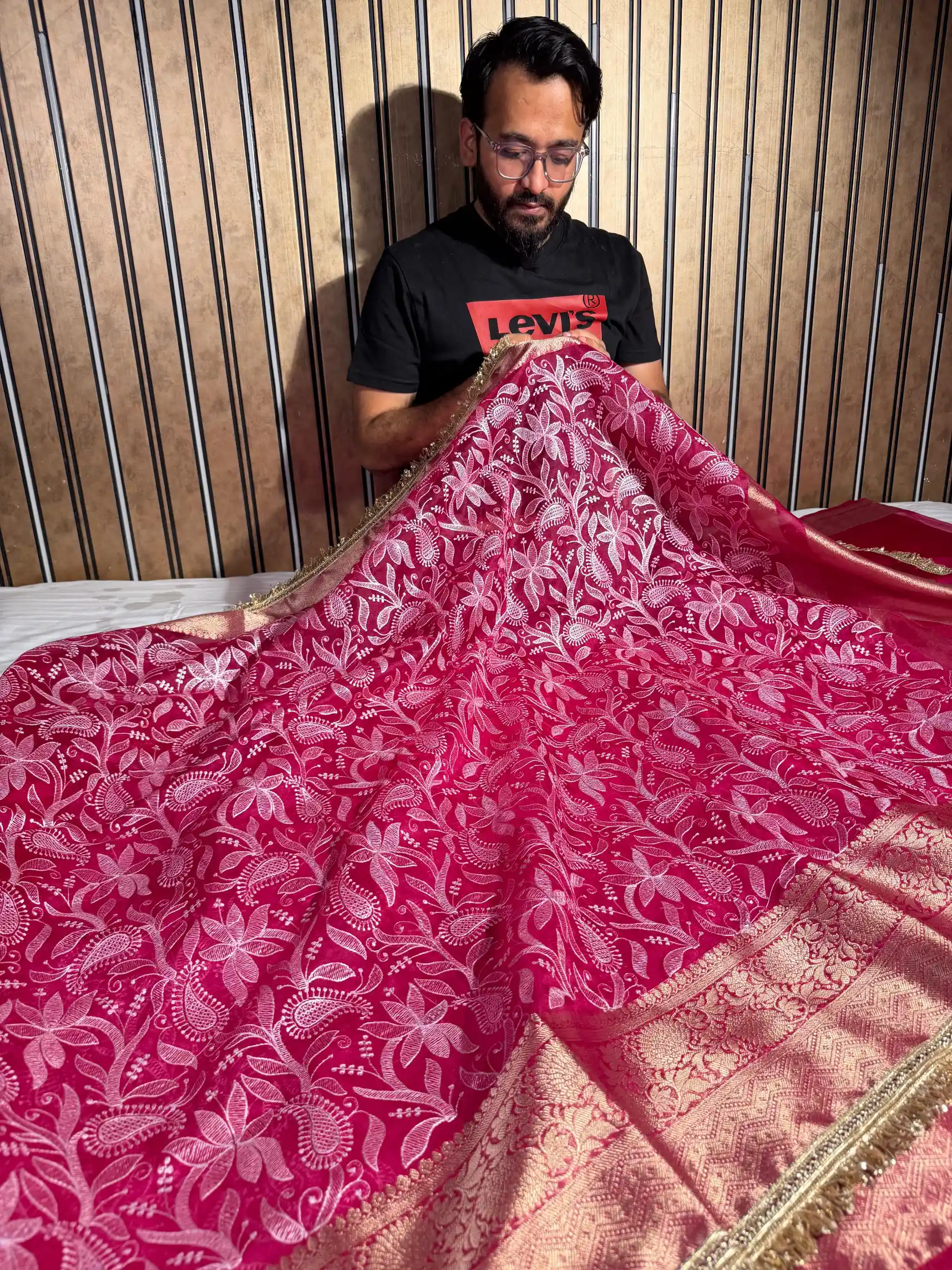 Rani Pink Kora Organza Chikankari Embroidery Work Banarasi Saree - Image 3