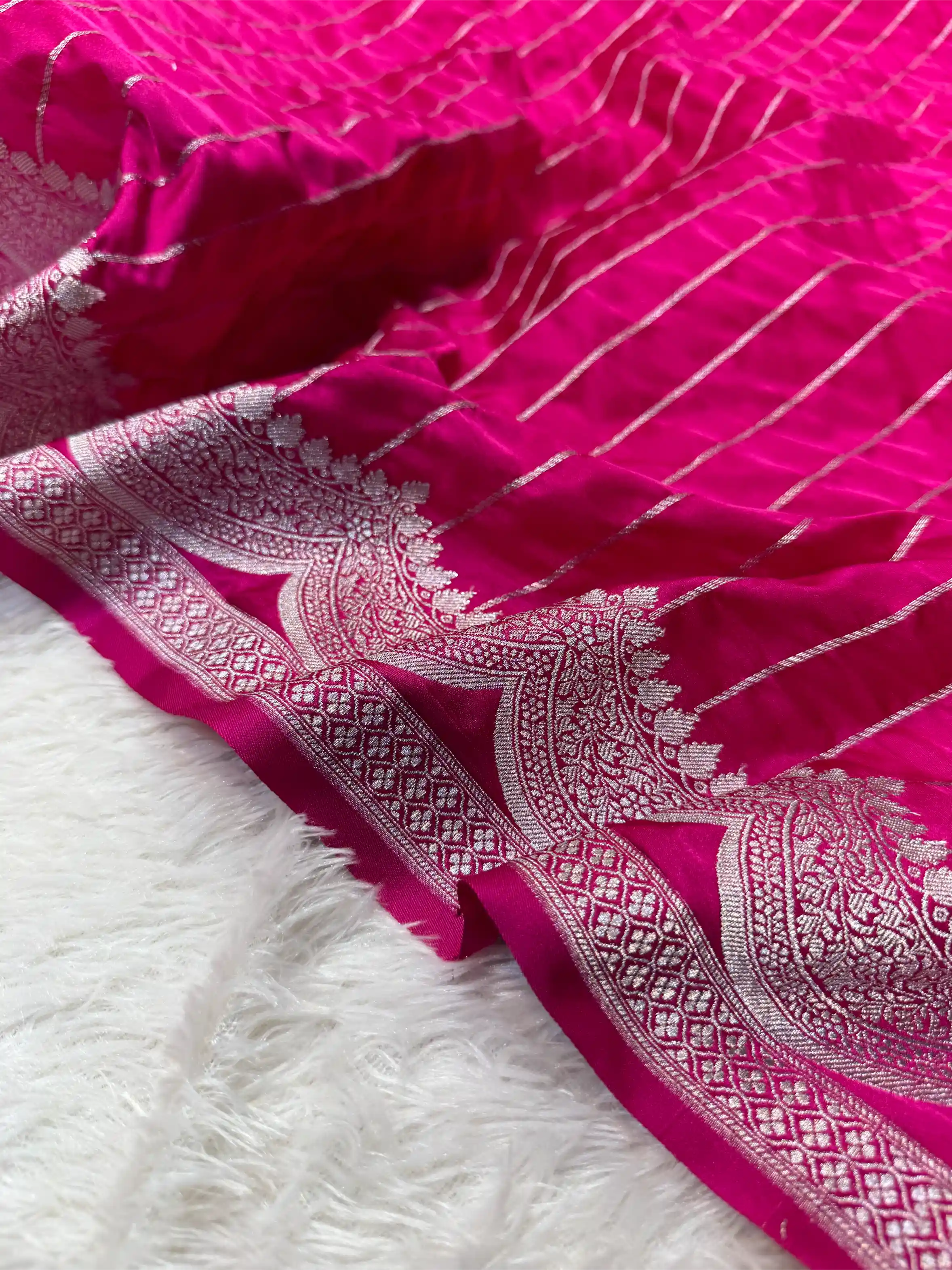 Rani Pink Mashru Katan Silk Contemporary Weave Banarasi Saree - Image 2