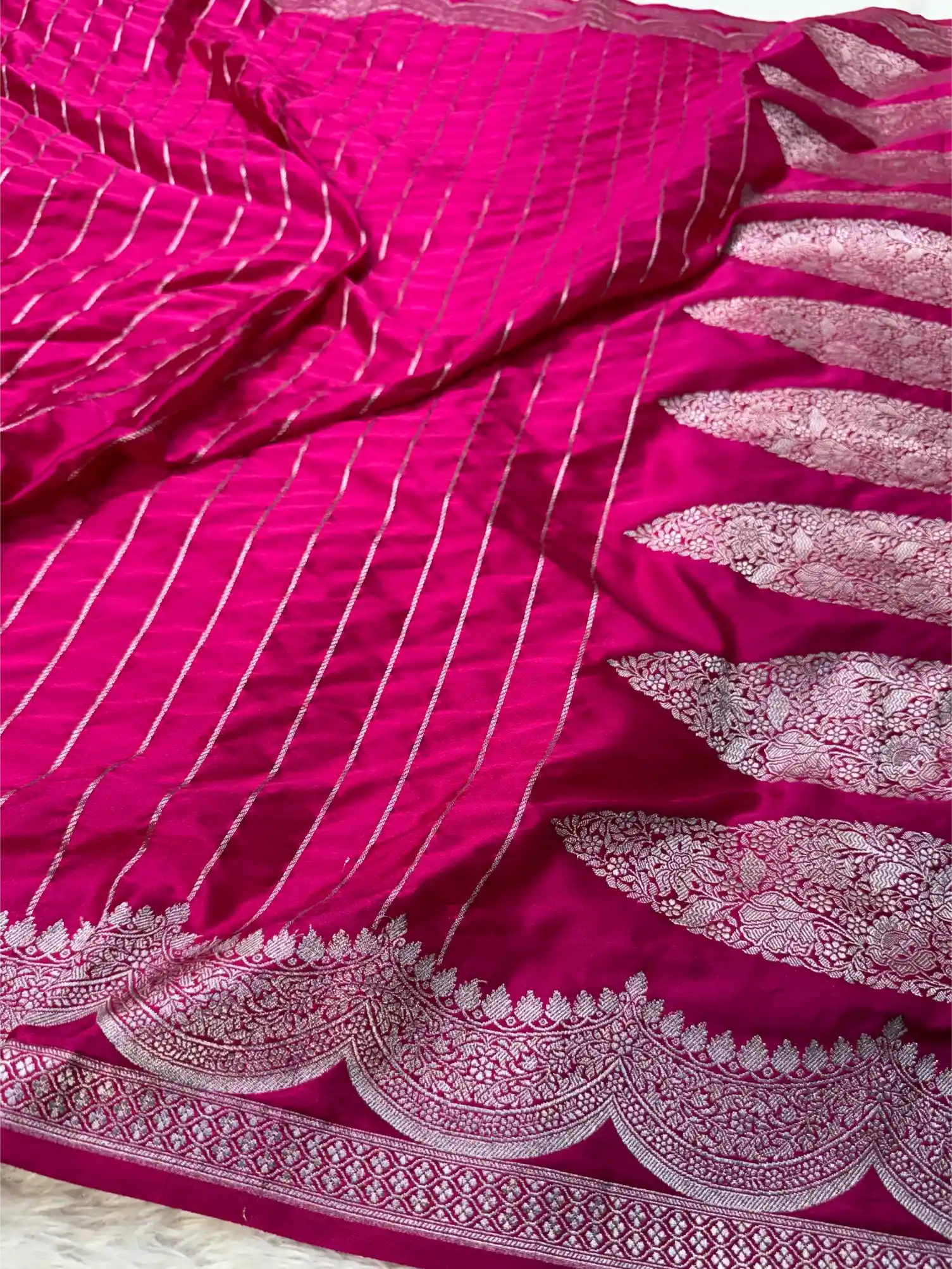 Rani Pink Mashru Katan Silk Contemporary Weave Banarasi Saree - Image 3