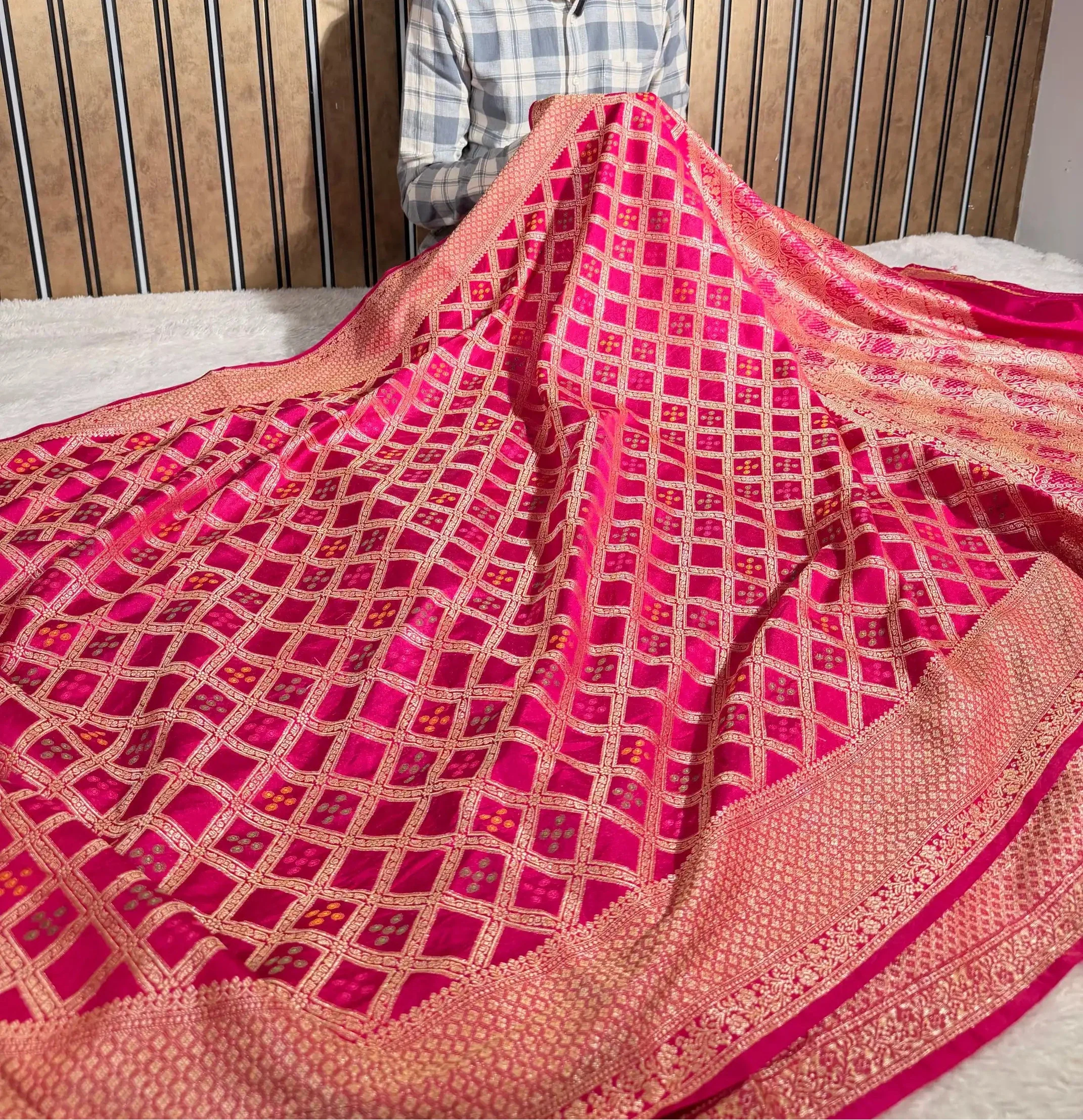 Rani Pink Soft Georgette Silk Bandhani Banarasi Saree - Image 3