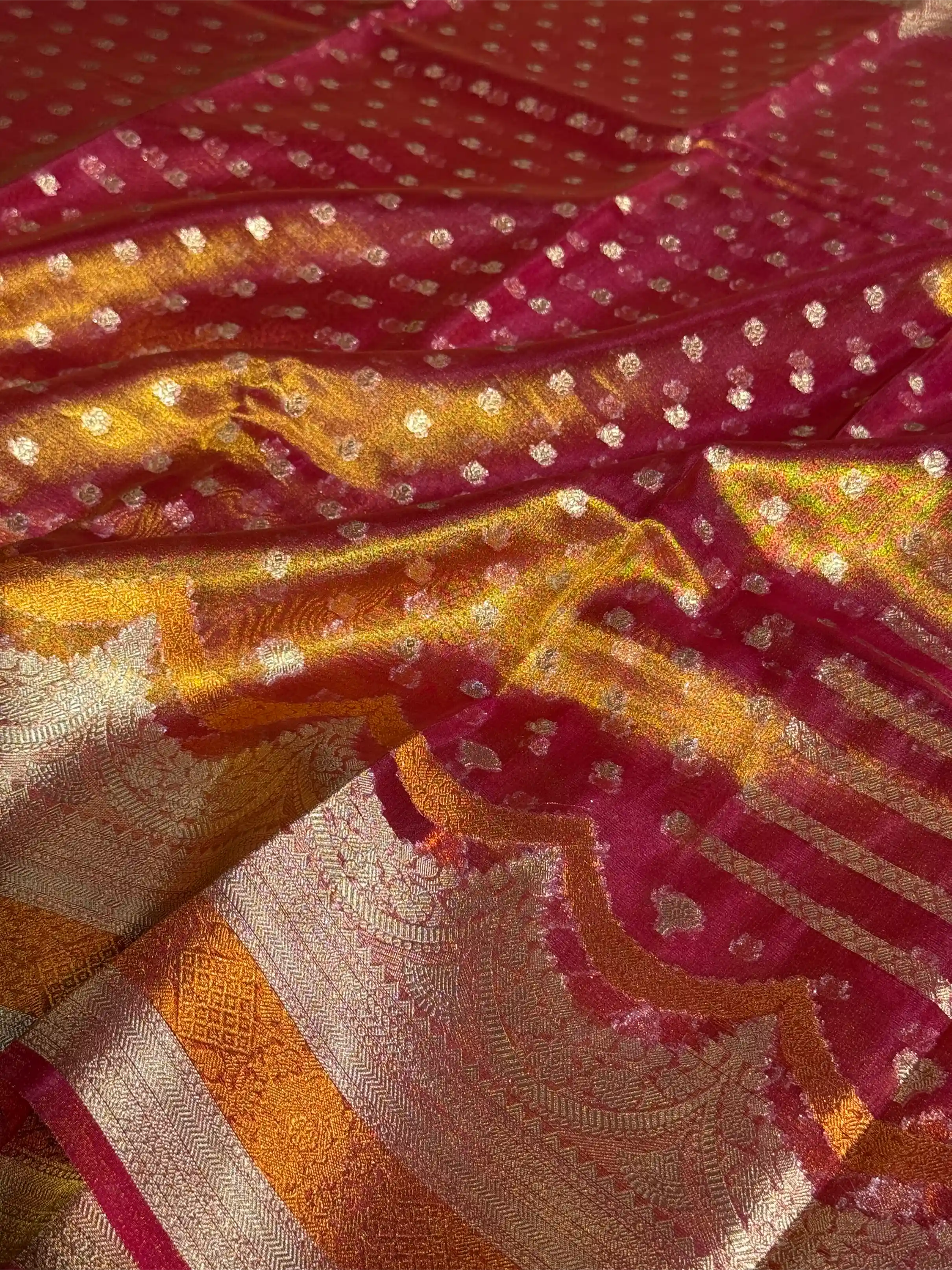 Rani Pink Tissue Silk Contemporary Heritage Weave Banarasi Saree - Image 2