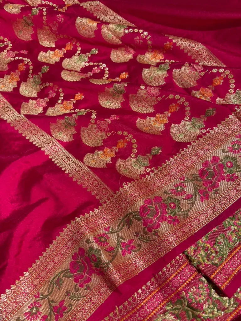 Rani pink warm silk Banarasi saree in Tilfi Meenakari weave - Image 2