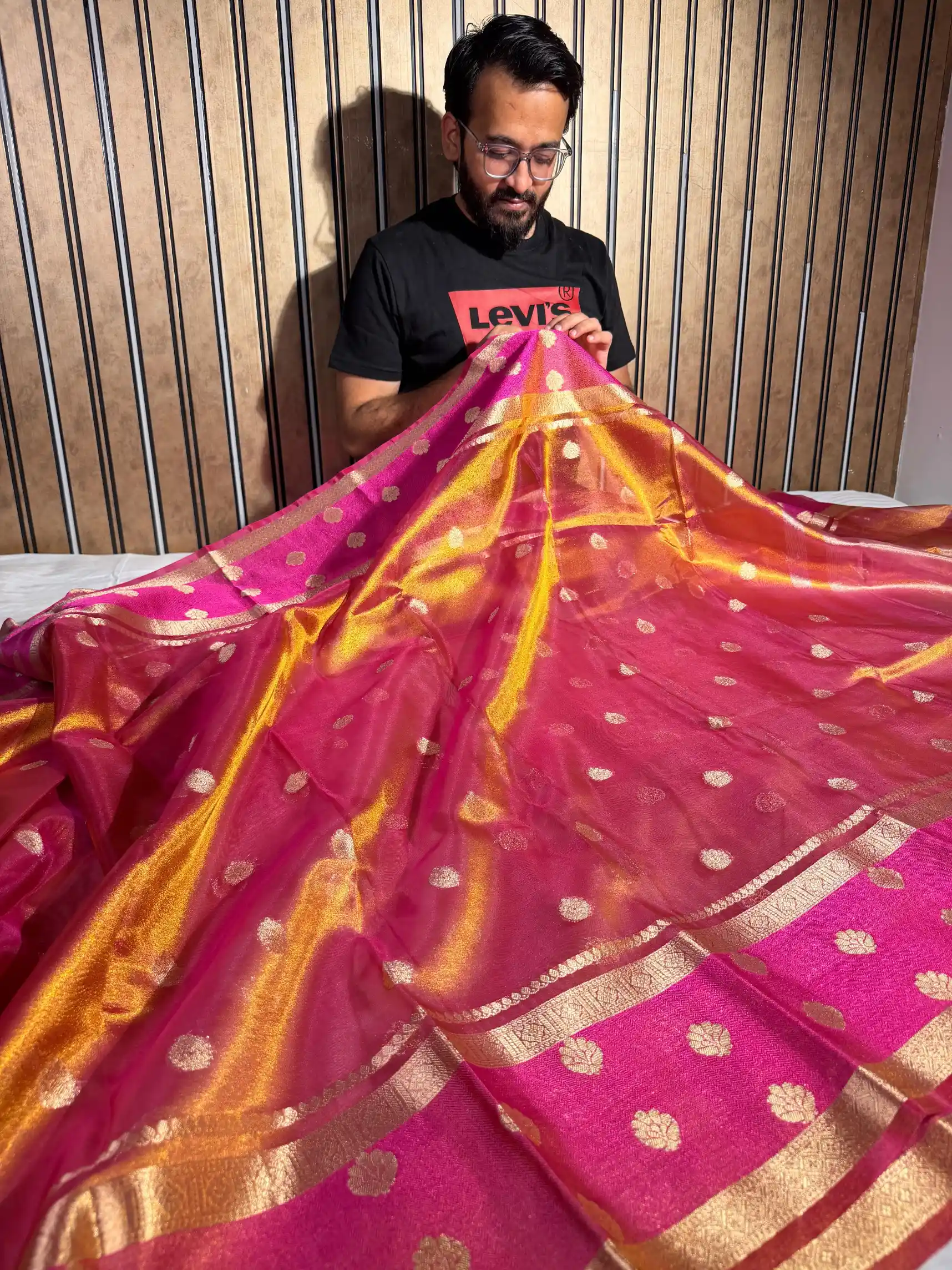 Rare Rusted Shade soft Tissue Silk Banarasi Saree - Image 3