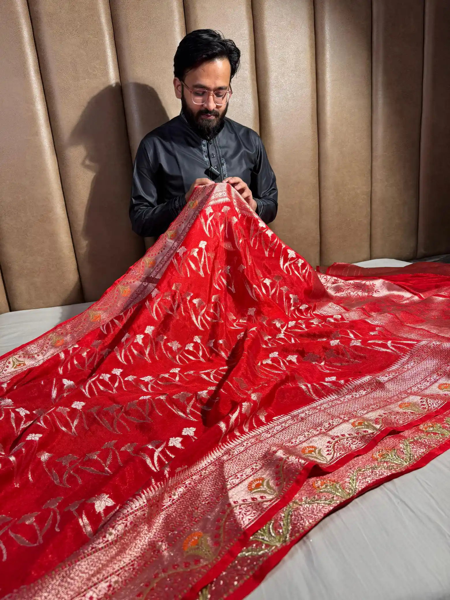Red Chiniya Silk Intricate Weave Banarasi Saree - Image 3