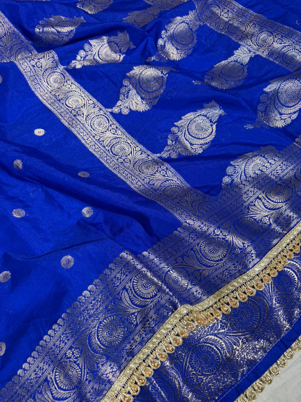 Royal Blue Chinia Silk Premium Lace Attached Banarasi Saree - Image 3