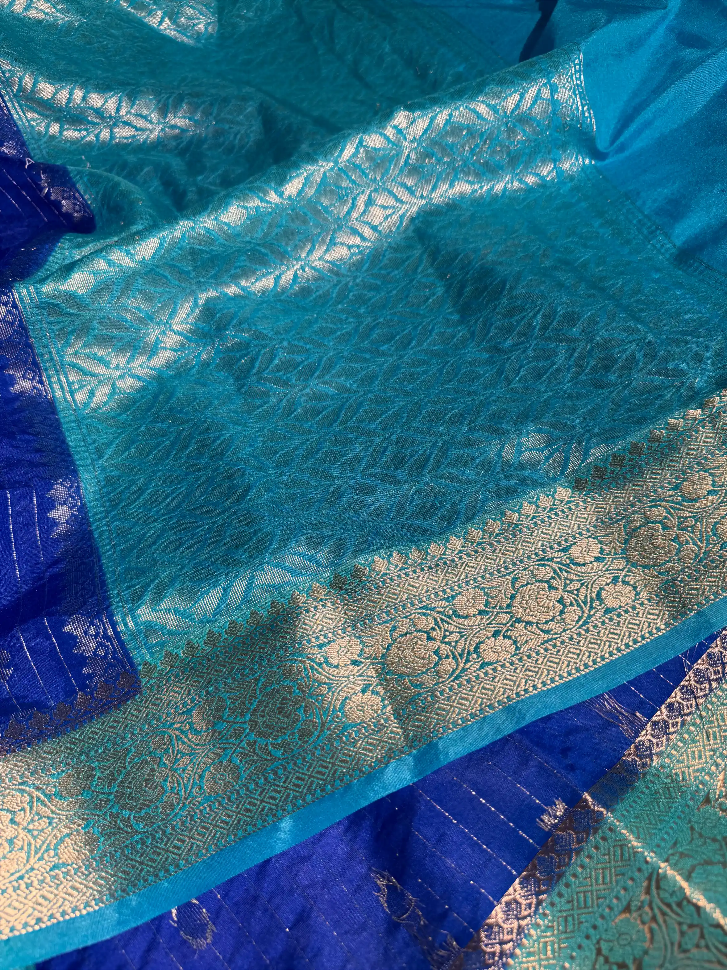 Royal Blue Chinia Silk with Contrast Firozi Border Banarasi Saree - Image 2