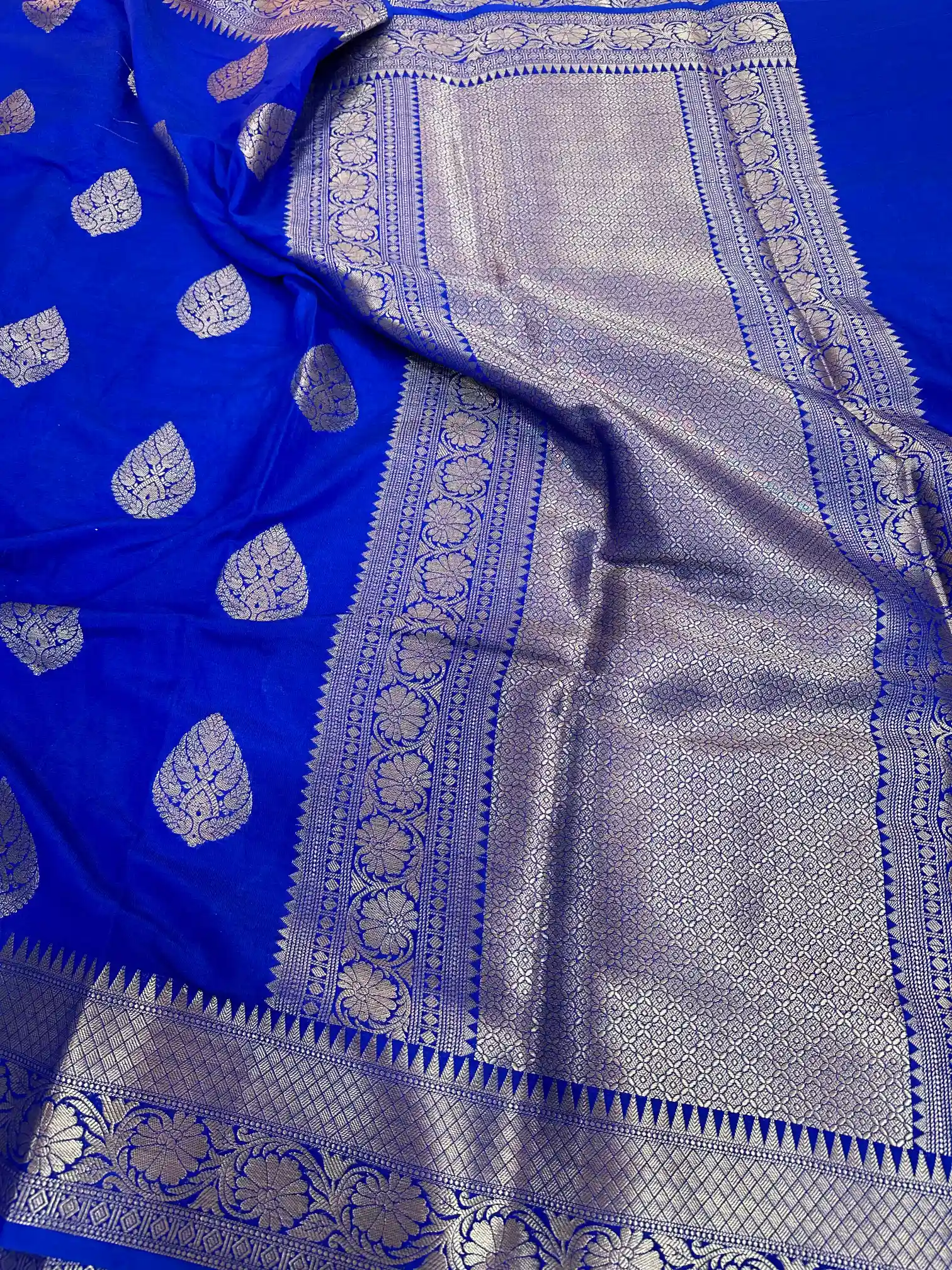 Royal Blue Chiniya Silk Zari Buta Banarasi Saree - Image 3