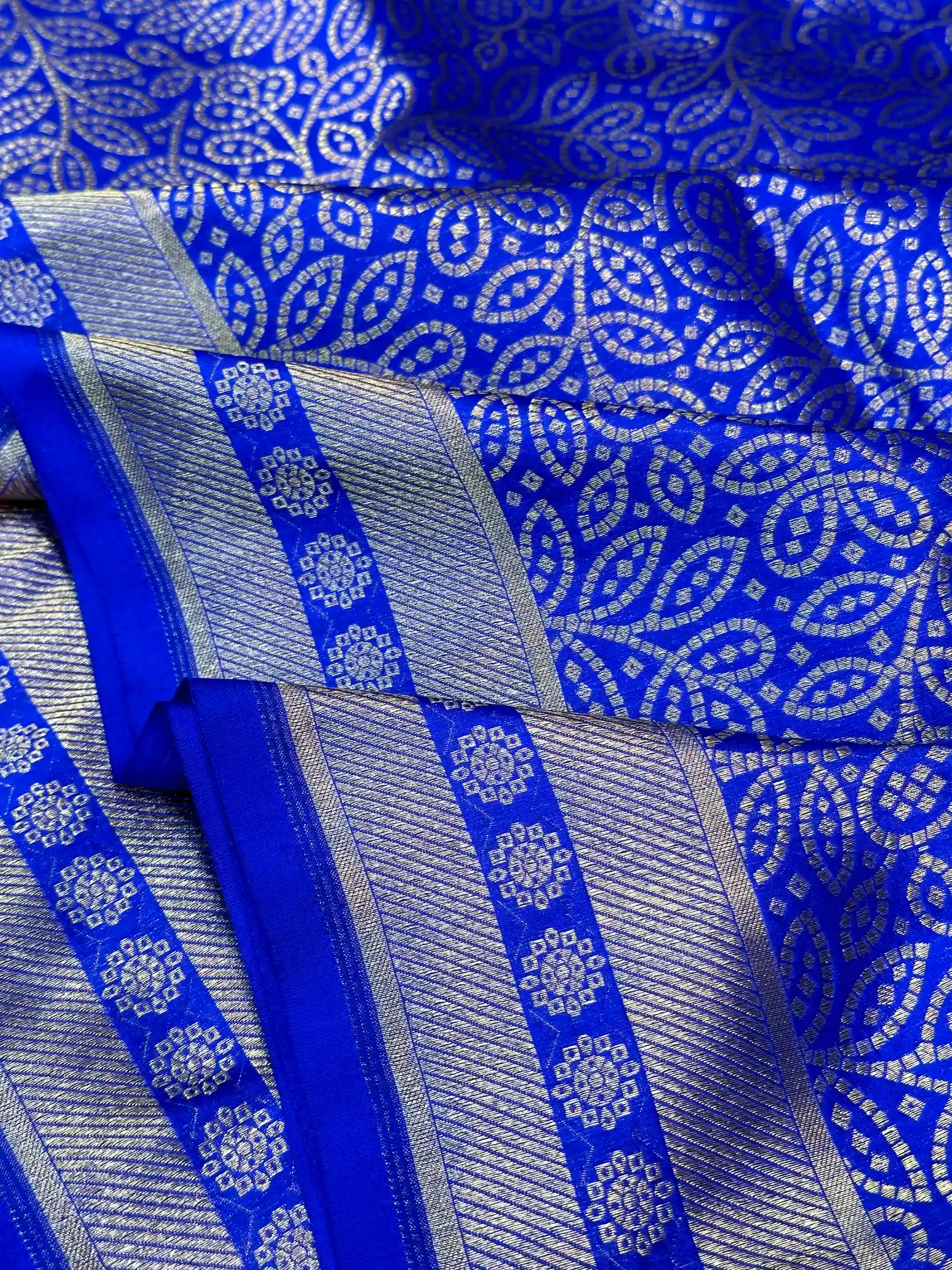 Royal Blue Embossed Pure Katan Silk Banarasi Saree - Image 4