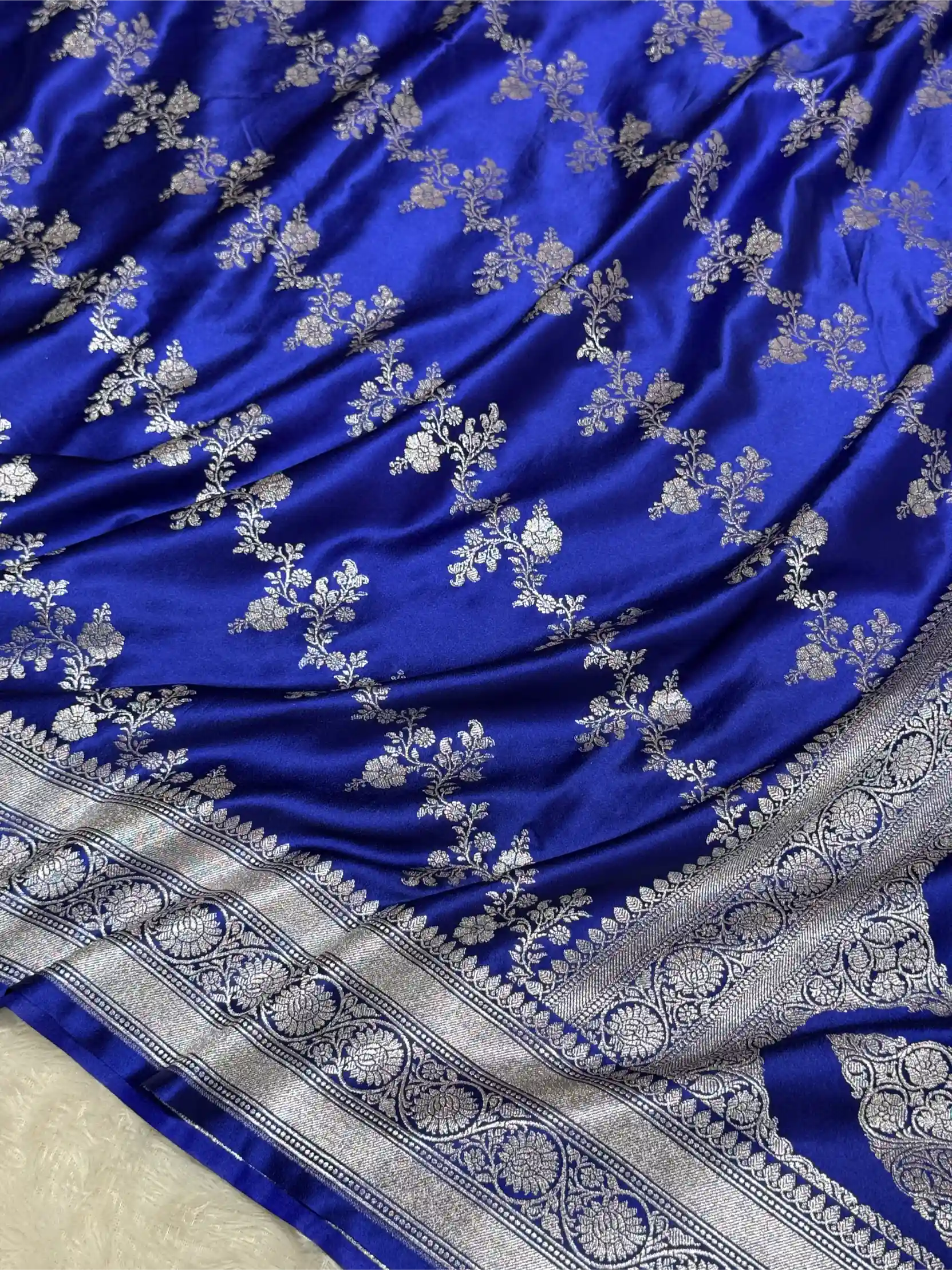 Royal Blue Mashru Katan Silk  Silver Zari Leheriya Weave Banarasi Saree - Image 2