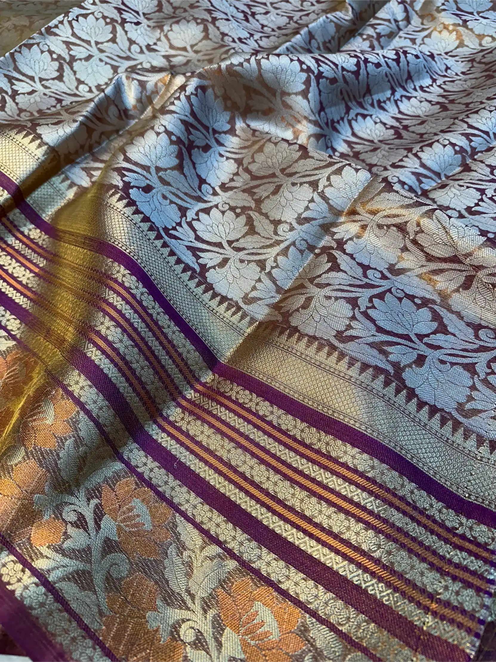 Rusted Purple Shade Crushed Tissue Silk Banarasi Saree - Image 5