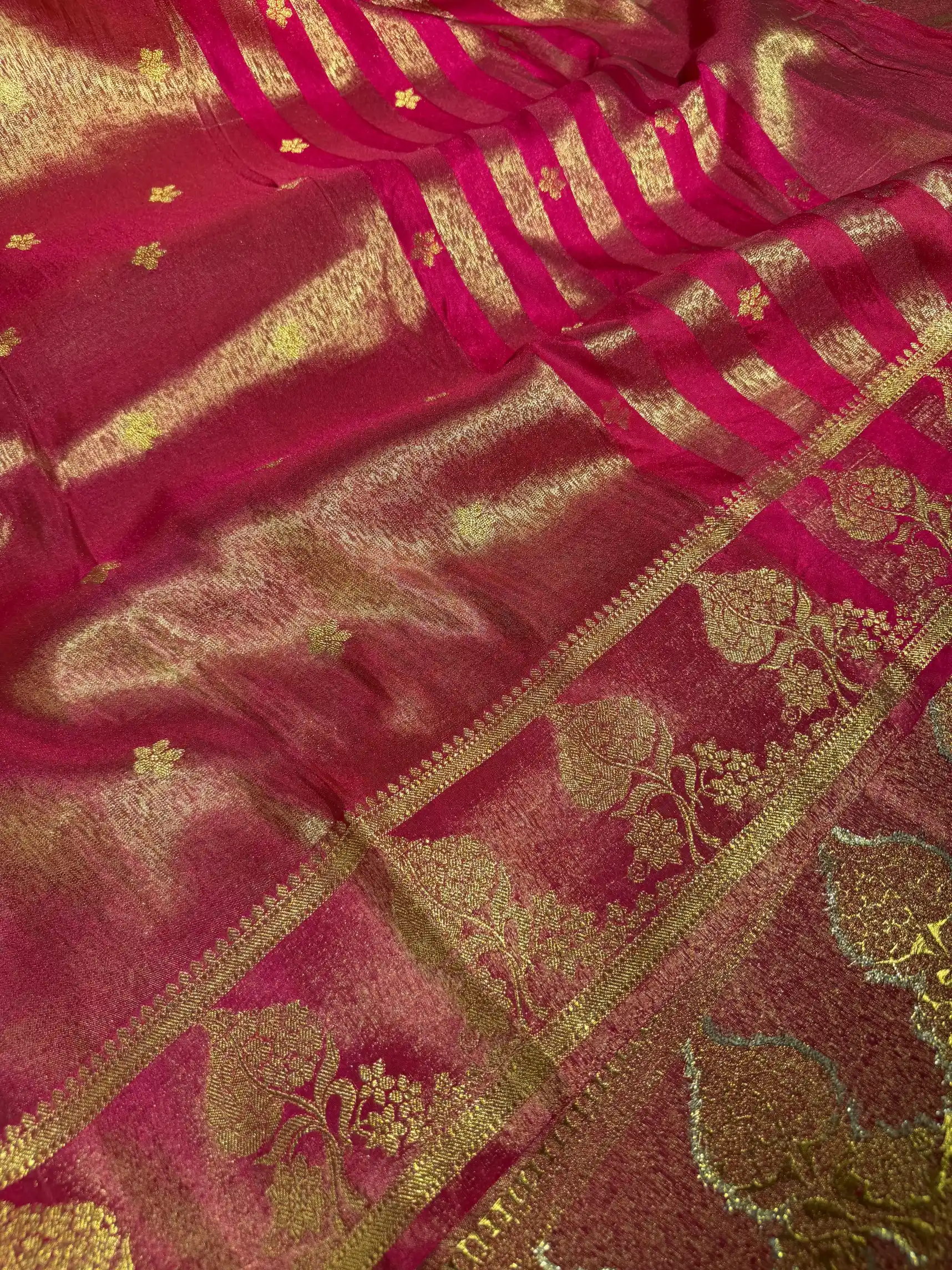 Rusted Rani Tissue Silk Heritage Weave Banarasi Saree - Image 2