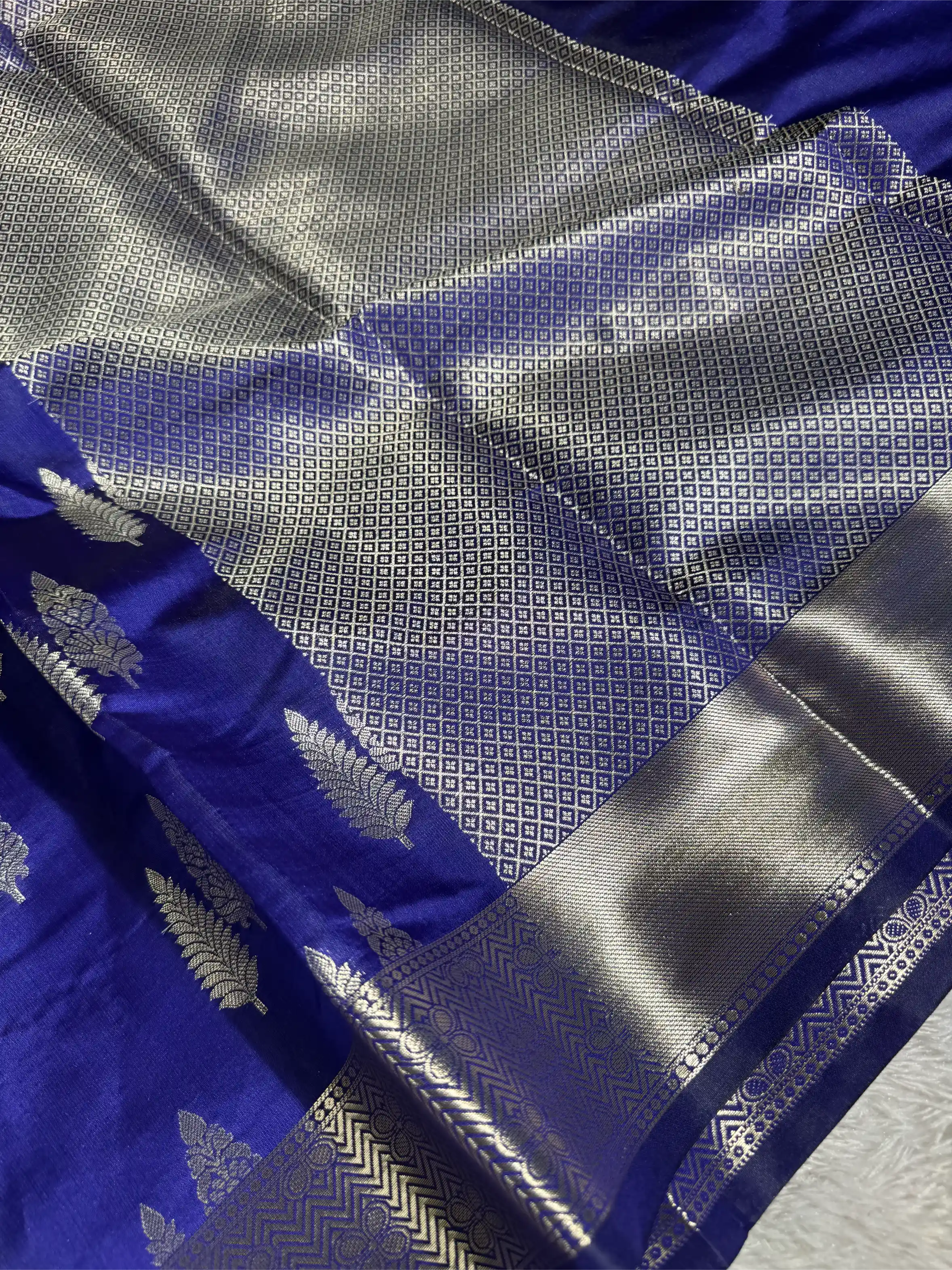 Uuda Blue Softsilk Jacquard Weave Banarasi Saree - Image 2