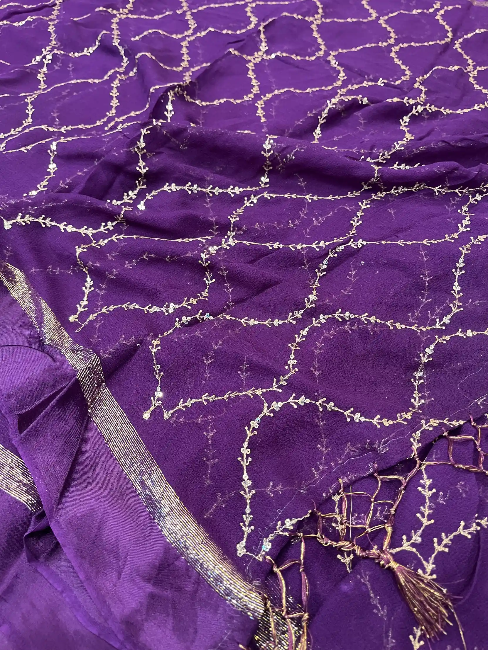 Light Purple Viscose Georgette Silk Thread Embroidered Saree - Image 2