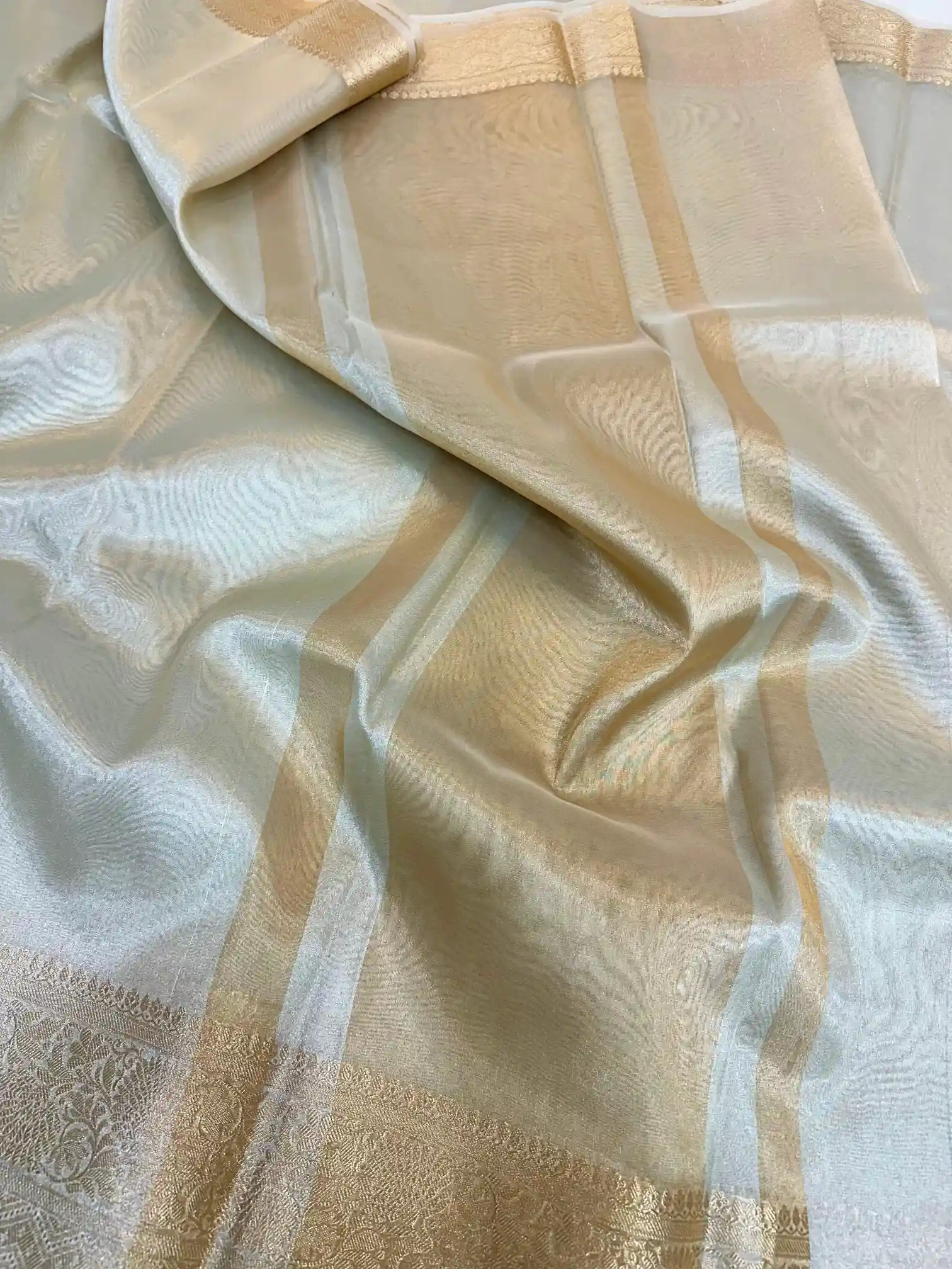 Water Gold Malaika Arora Inspired Tissue Silk Banarasi Saree - Image 3