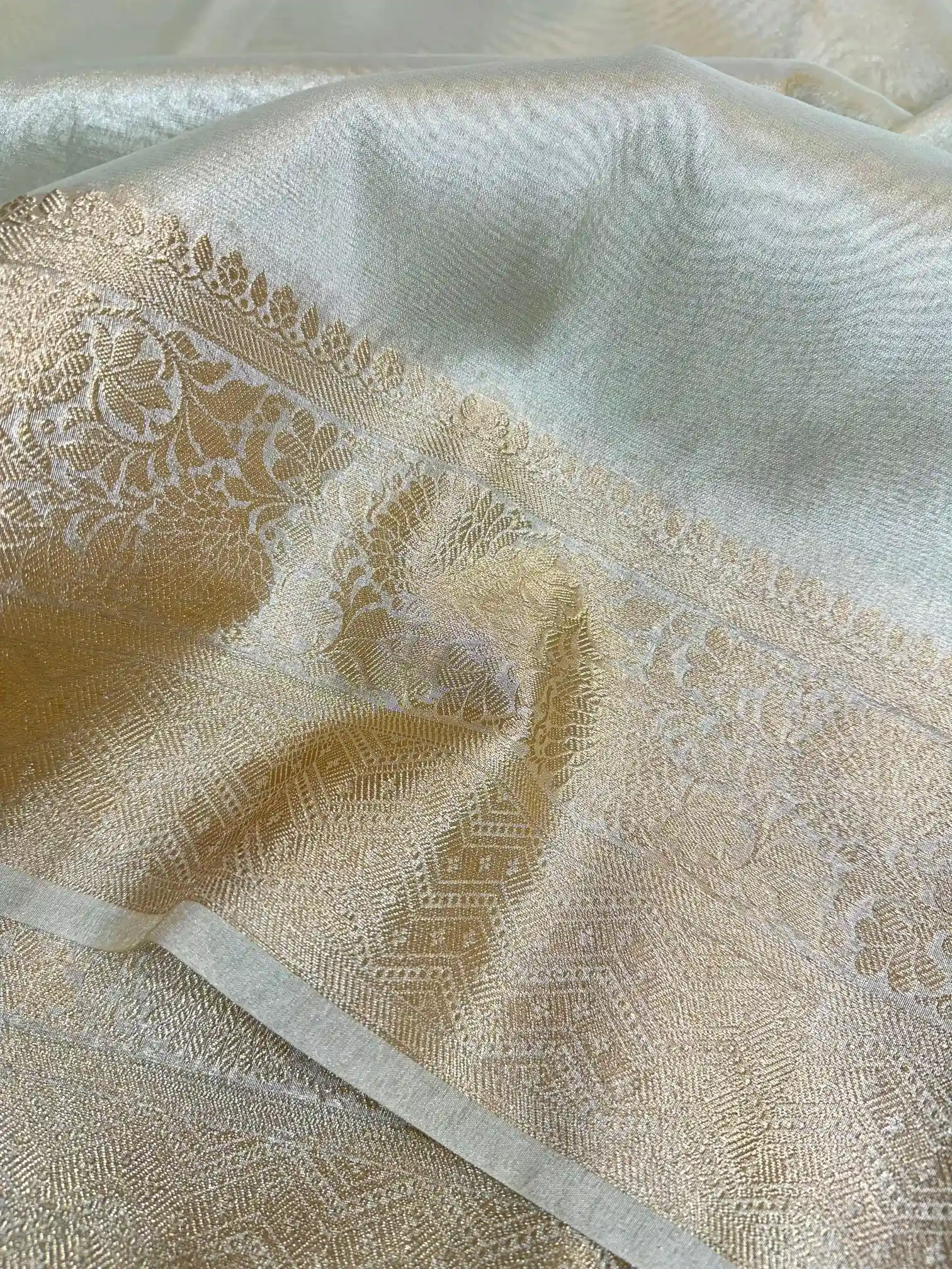 Water Gold Malaika Arora Inspired Tissue Silk Banarasi Saree - Image 4