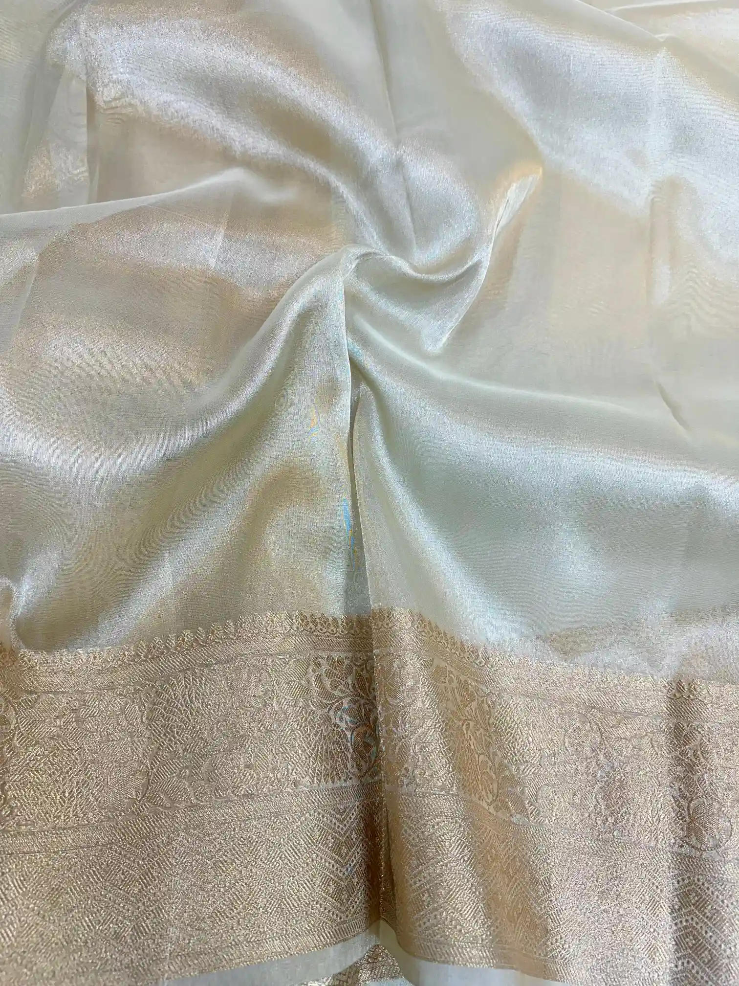 Water Gold Malaika Arora Inspired Tissue Silk Banarasi Saree - Image 5