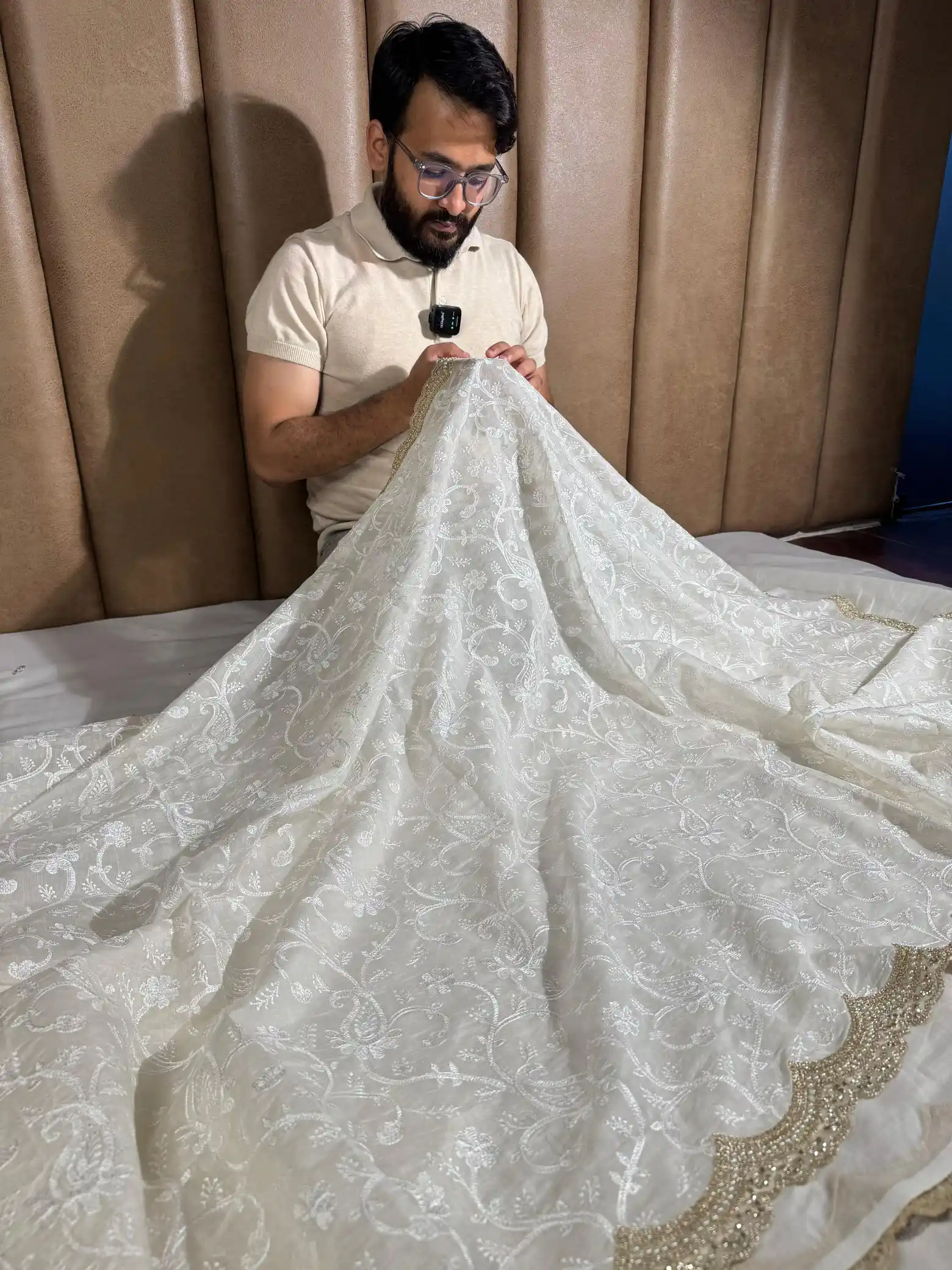 White Pure Mul Chanderi Chikankari Embroidery Banarasi Saree - Image 3