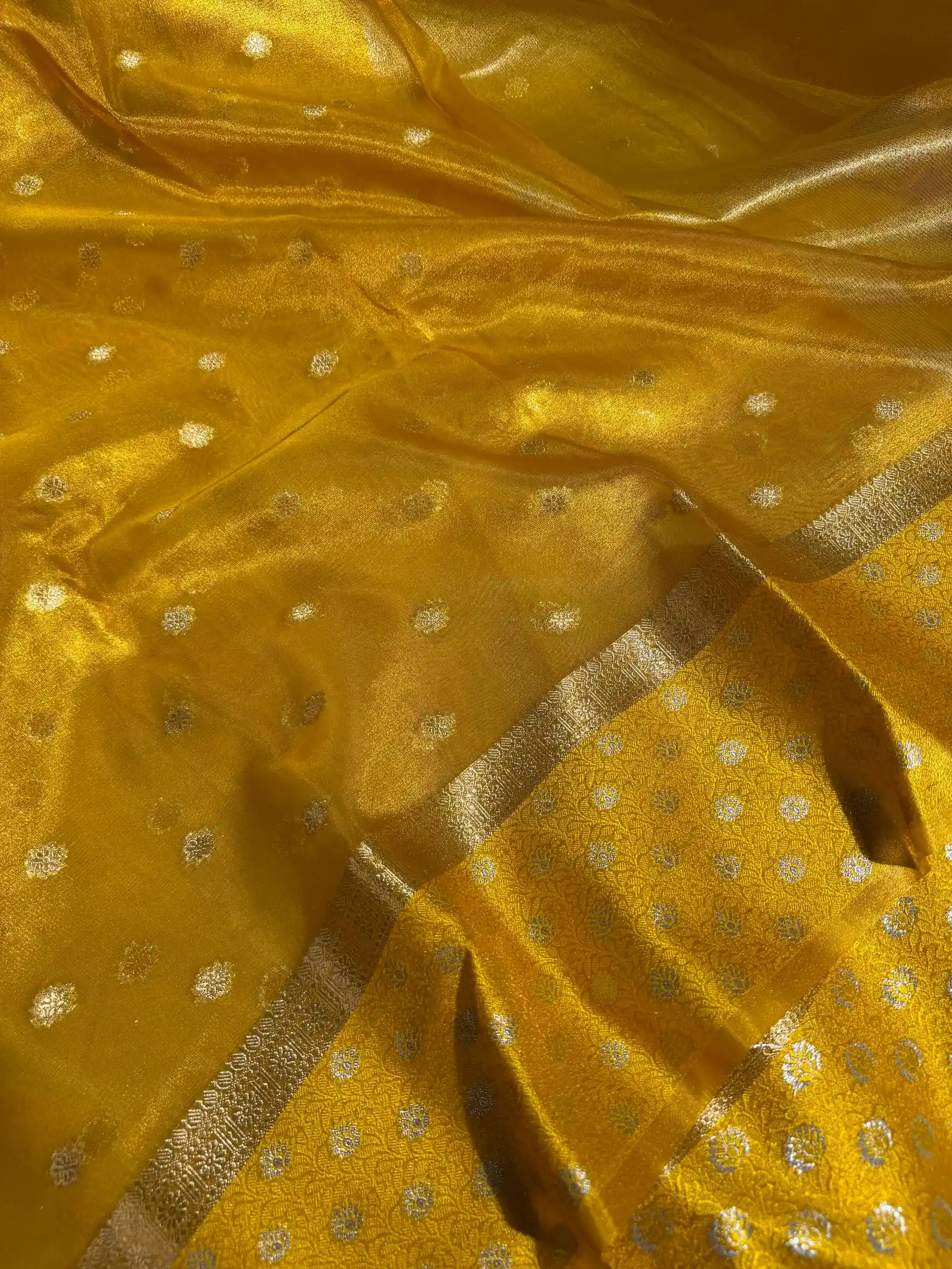 Yellow Tissue Silk Heritage Weave Banarasi Saree - Image 2